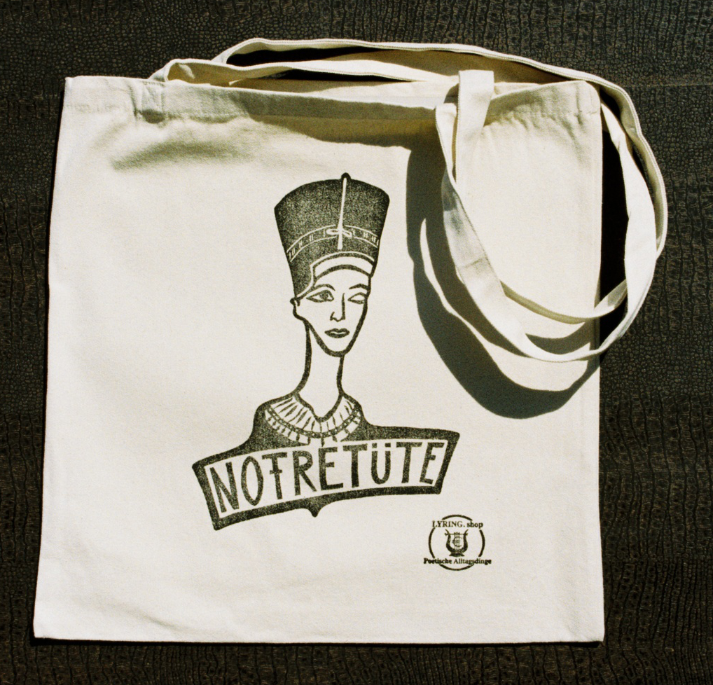 Helfer Nofretuete lang